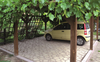Dobudowa wiaty garażowej - nawierzchnia, konstrukcja i zadaszenie