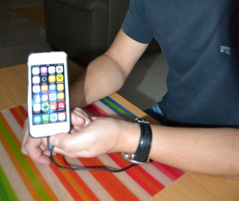 Arek obsługuje domową automatykę poprzez darmową aplikację