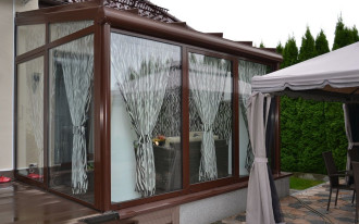 Ogród zimowy - najbardziej brakuje elektrycznej markizy