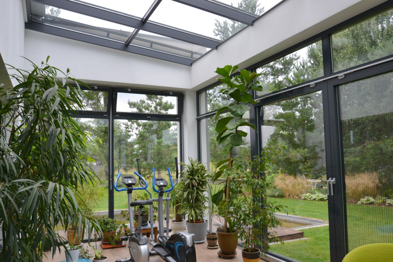 Ogród zimowy - okna z uchylnymi lufcikami