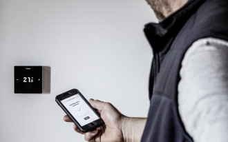 Inteligentny regulator pokojowy NEA SMART 2.0 od REHAU