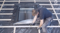 Montaż okna dachowego IGX F1 RESET w blachodachówce