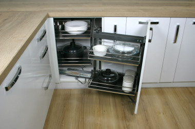 REJS, system Corner Front w czerni