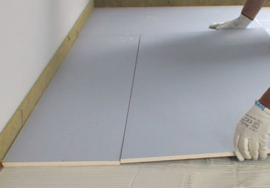 Wyrównywanie podłoża płytami suchego jastrychu