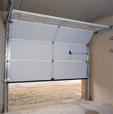 Zamontowana brama garażowa