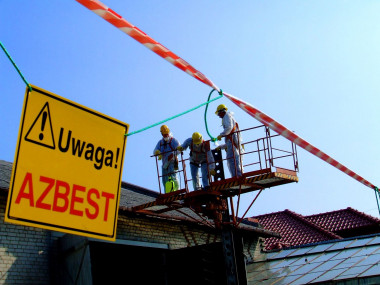 Oznaczenie terenu, na którym usuwa się pokrycie z azbestu