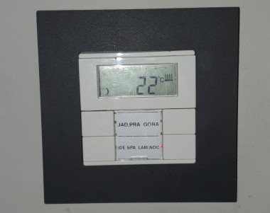 Łącznik, również z wyświetlaczem temperatury