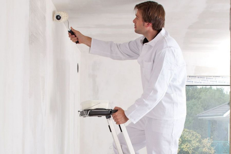 Dla lepszego efektu ściany należy pomalować kilka razy