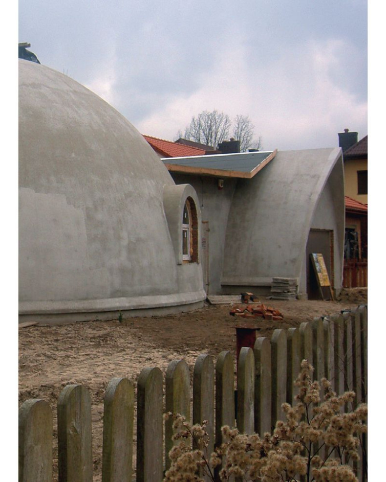 Dom-kopuła - widok z zewnątrz