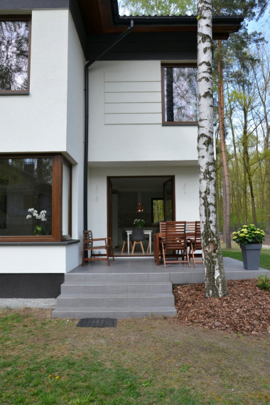 Częściowo zadaszony taras