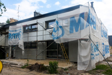 Elewacja ogrodowa w trakcie remontu