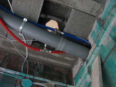 Niestaranne zamocowanie instalacji