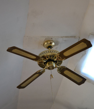 Wentylator pod ocieplonym sufitem