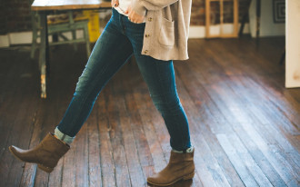 Czy zamiast "podłoga" można mówić "posadzka"?