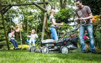 4 zasady koszenia trawnika