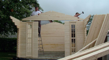 Montaż zwieńczenia przedniego ścian szczytowych