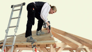 Mocowanie desek do krokwi - wiercenie