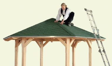 Układanie pokrycia na deskowaniu