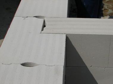 Przewiązanie ściany wewnętrznej nośnej z zewnętrzną jednowarstwową