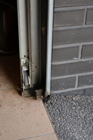 Ościeżnica bramy garażowej