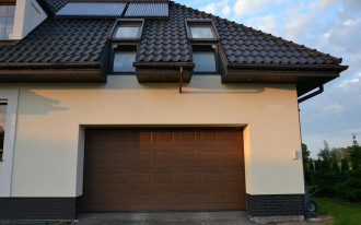 Brama garażowa z napędem - głupota pseudofachowców nie zna granic!