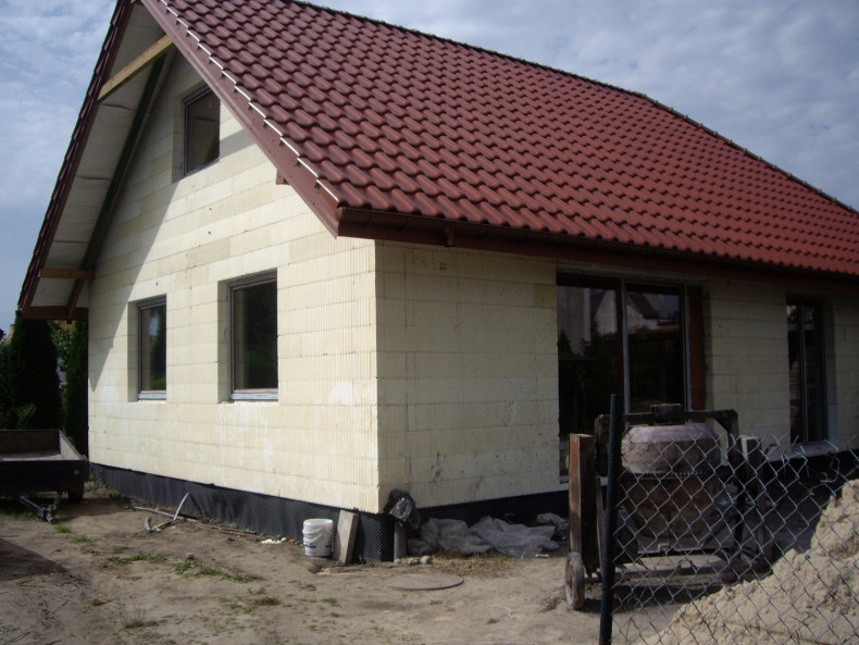 Ściany przed wykończeniem