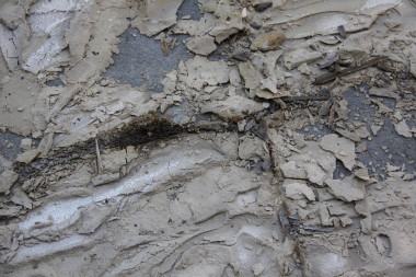 Tak po kilku latach wygląda klej, na który mocowano płyty tarasowe