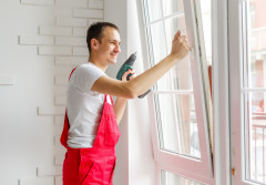 Jakie wkręty sotosowane są do montażu i produkcji stolarki okiennej i drzwiowej?