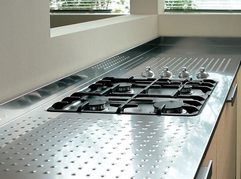 Ryflowanie na stalowym blacie