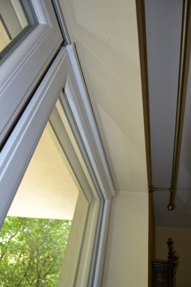 Skrzynki rolet są ocieplone i zakryte tynkiem