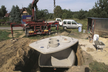 Tradycyjne betonowe szambo