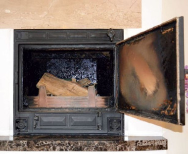 Szyba kominka z płaszczem wodnym