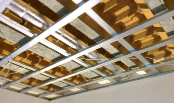 Przejścia przez ściany działowe