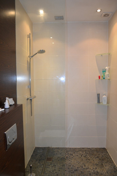 Prysznic bez brodzika