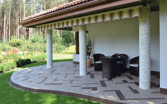 Taras na płycie z betonu wykonany samodzielnie