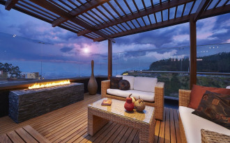 Jak dobrać drewno na taras i jego zadaszenie?