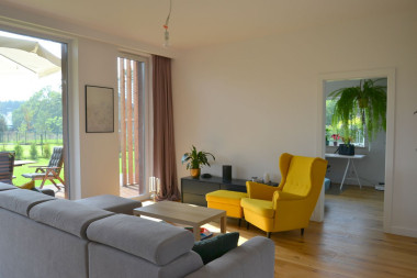 Salon z widokiem na ogród