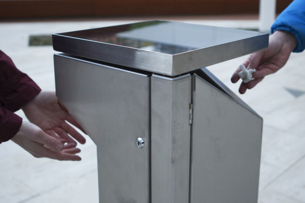 Enovio Dyspenser - inteligentny miejski dystrybutor płynu antybakteryjnego