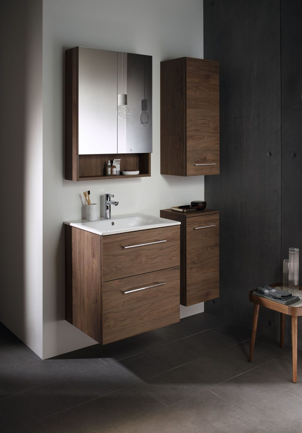 Meble łazienkowe z rodziny Nova Pro Premium - brązowe