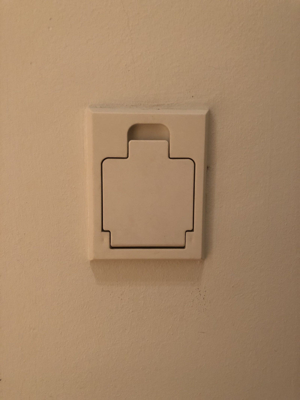 Gniazdo ssące - zamknięte