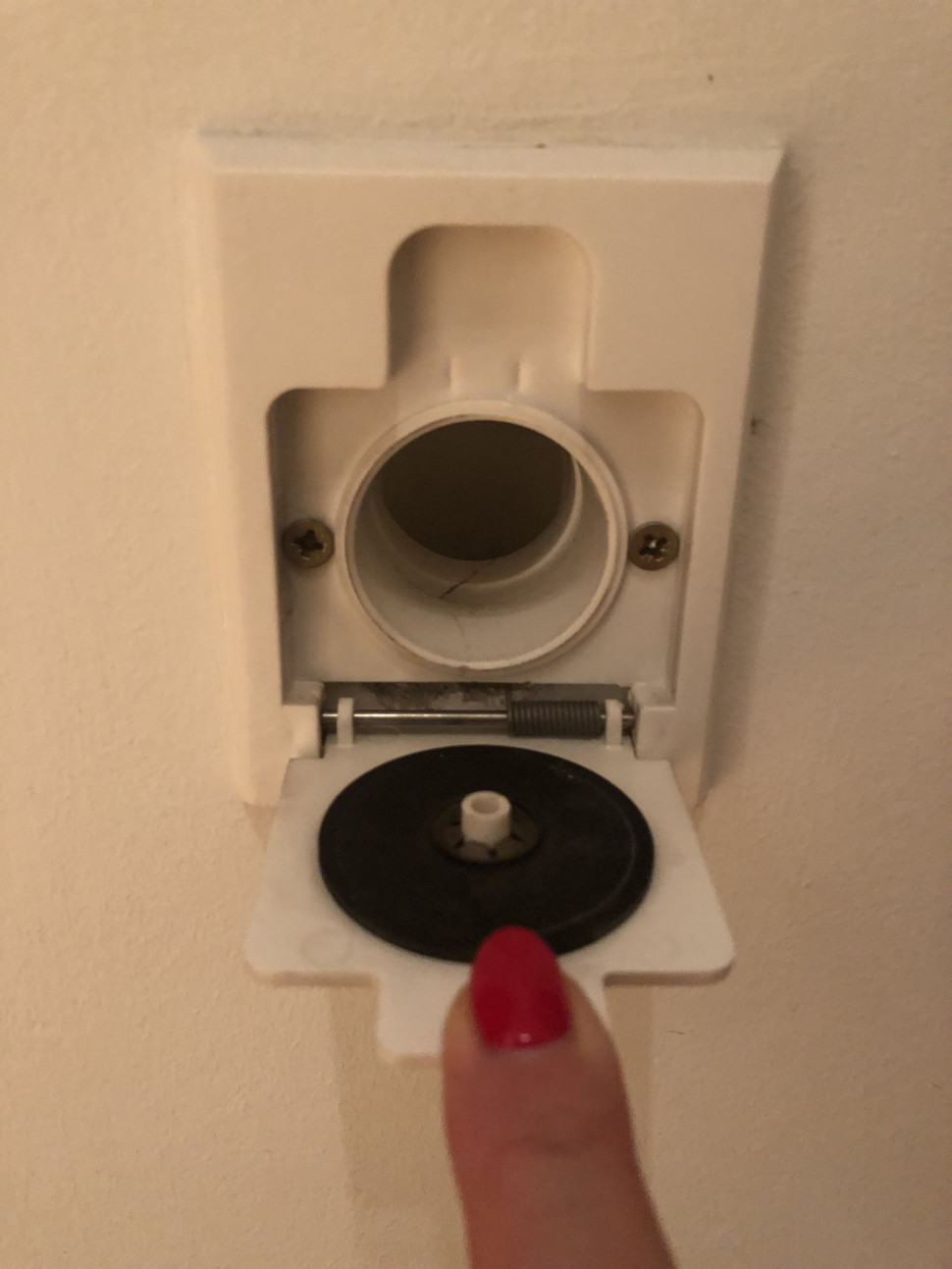 Gniazdo ssące - z uchyloną klapką