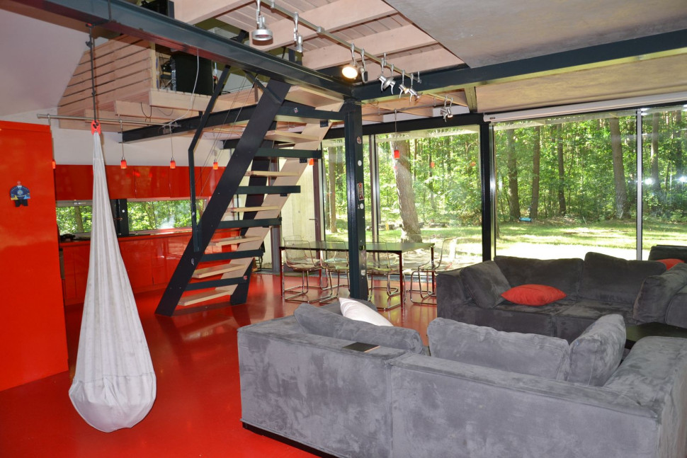 Przeszklona ściana od południa i zachodu