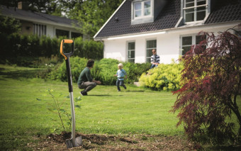 Nawożenie trawnika - poradnik dla początkujących