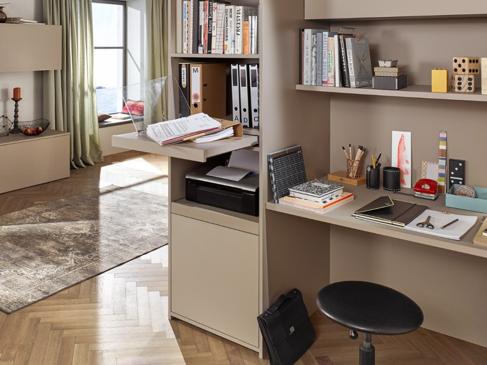 Blokada szuflady tackowej w szafce z dokumentami