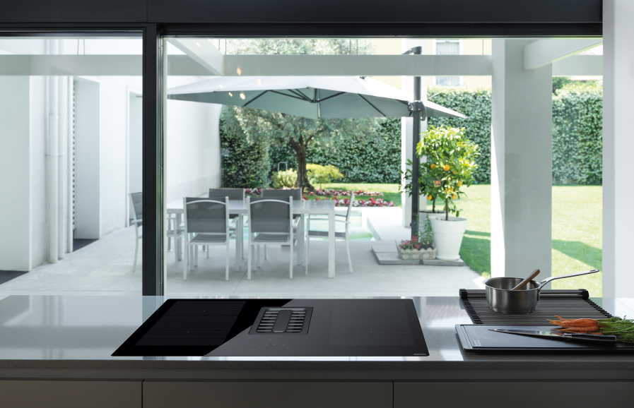 Płyta indukcyjna zintegrowana z okapem FRANKE MARIS FMA