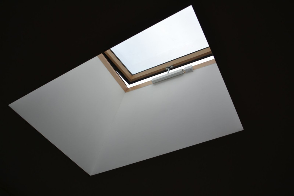 Rozwierane okno dachowe do płaskiego dachu