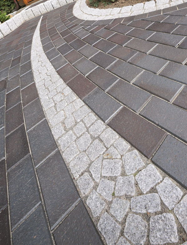Kamienna kostka i bruk klinkierowy