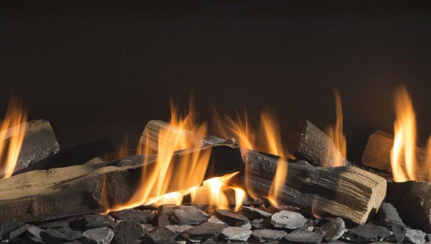 Palenisko typu Real Flame w kominku Summum 140