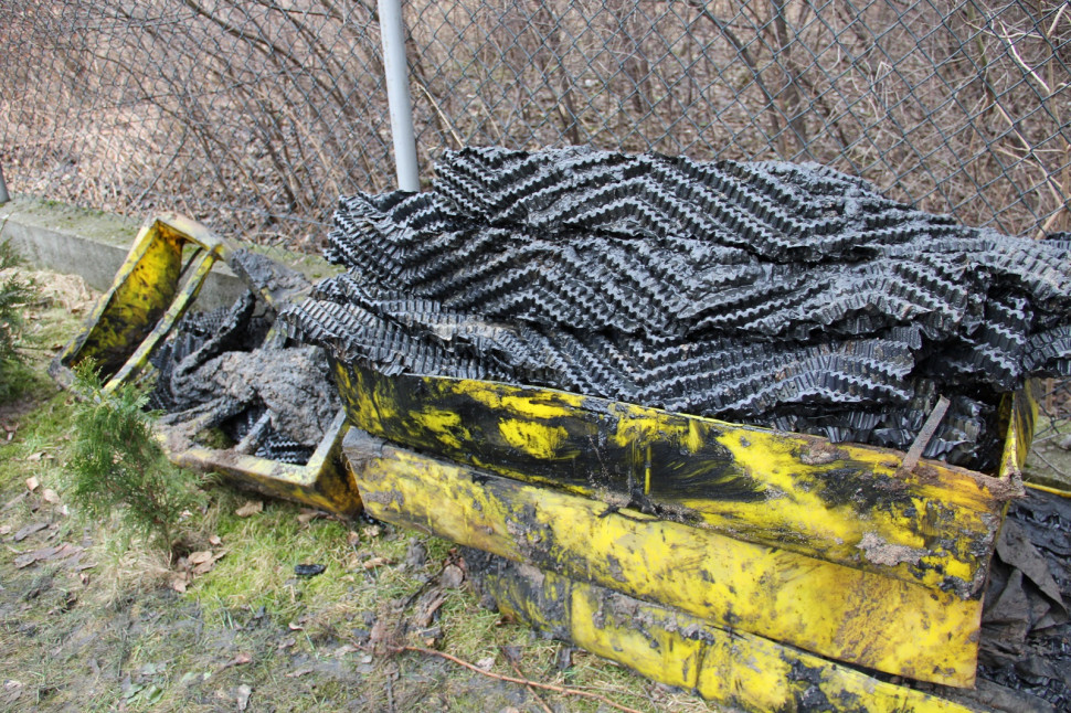 Remont oczyszczalni - krok 4. Nie wszystkie pakiety udało się wyciągnąć w całości