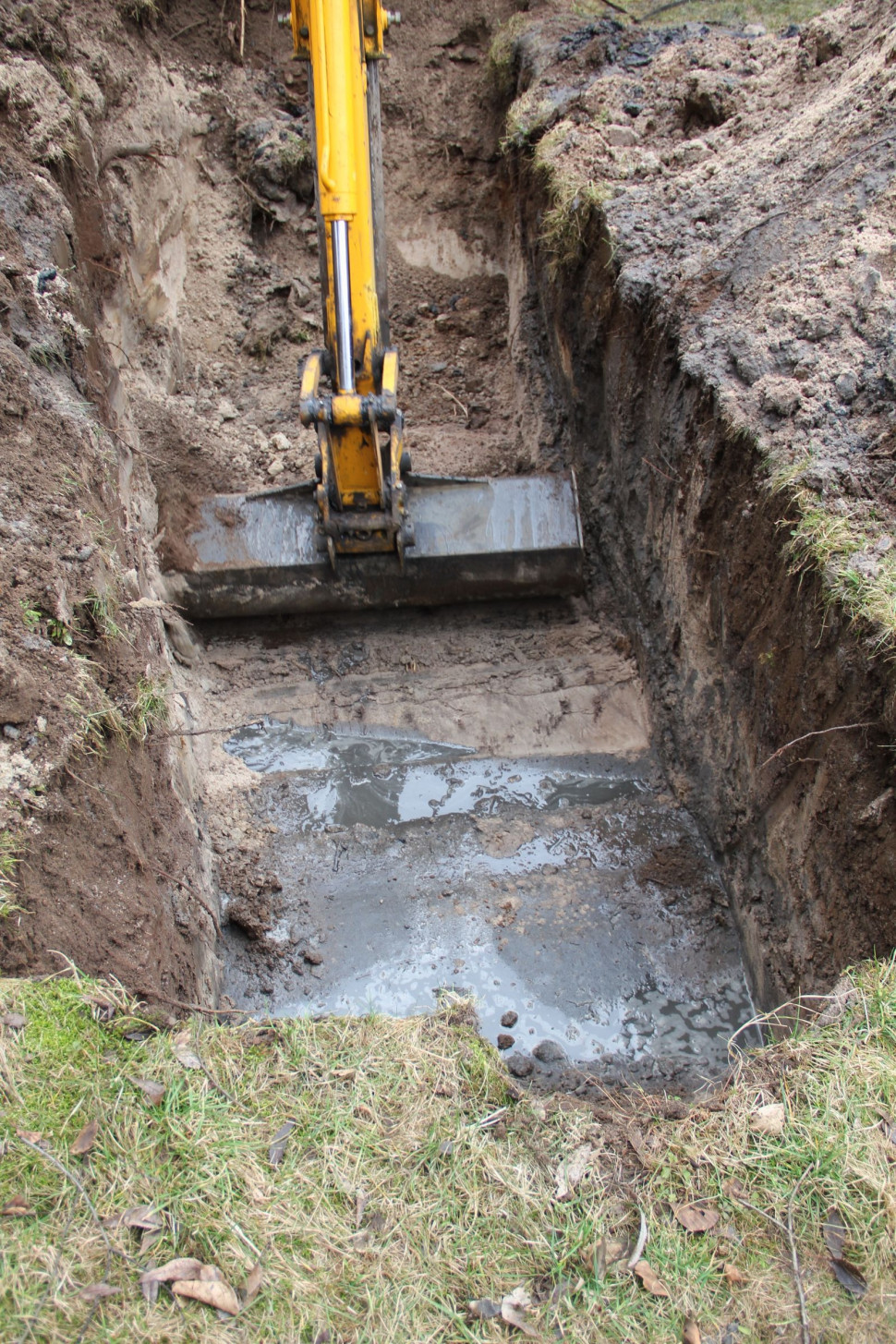 Remont oczyszczalni - krok 5. Grunt pod pakietami nie był specjalnie zanieczyszczony ściekami